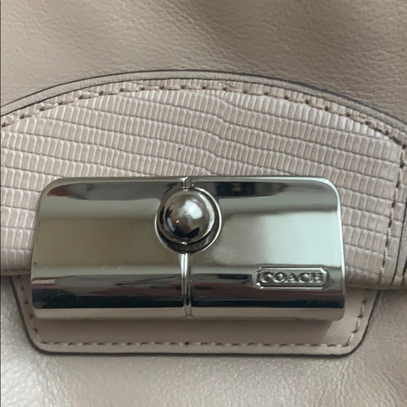 Handbag - Picture 2 of 5